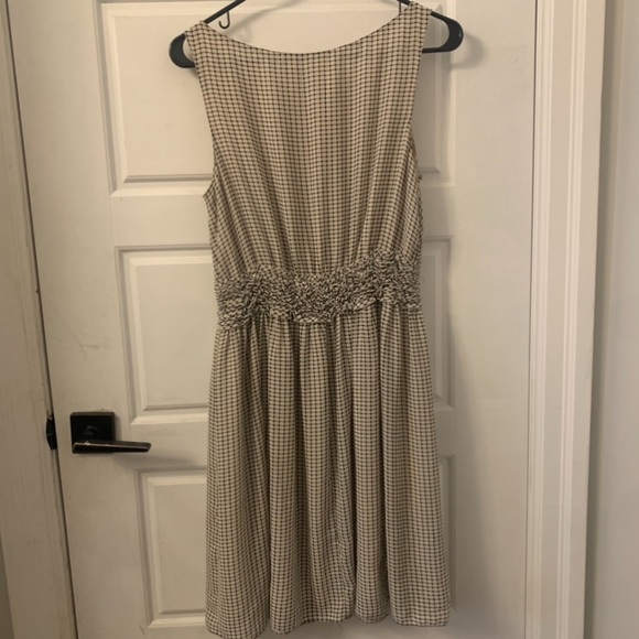 Cute Patterned Mini Dress - Picture 2 of 3